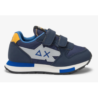 Le sneakers bambino Niki Solid offrono un mix perfetto di comfort e stile per i piccoli esploratori. Con una tomaia resistent...