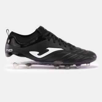 Scarpe da calcio per terreni solidi (FG). Questo modello sviluppato per giovani promesse dello sport di punta è destinato al ...